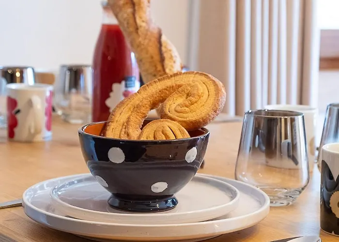 New - - South-facing Terrace - Mountain View