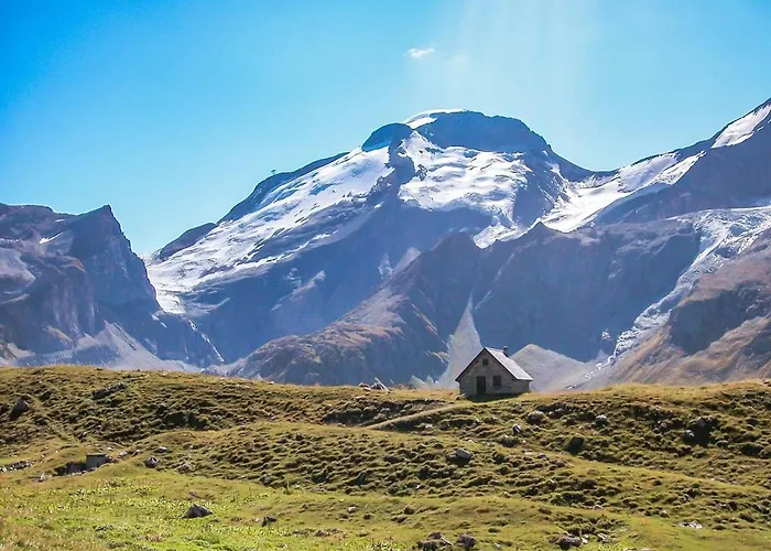 New - - South-facing Terrace - Mountain View Apartment *